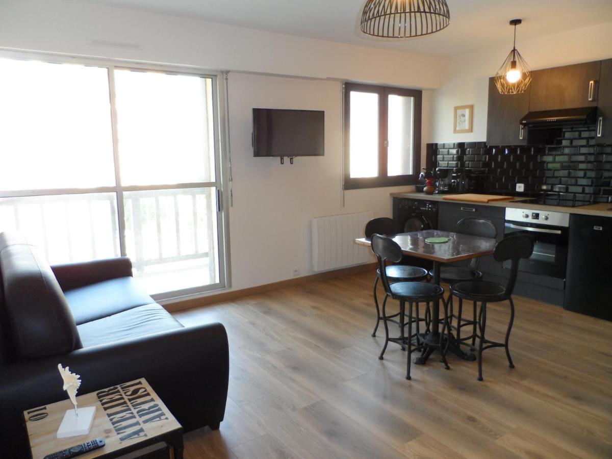 Appartement Confortable 2P Proche Plage Avec Parking Et Internet A Cabourg - Fr-1-487-302 Exterior photo